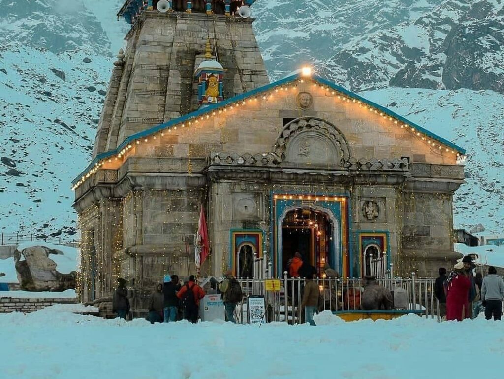 चारधाम यात्रा में उमड़ा आस्था का सैलाब, 35 दिनों में 20.76 लाख श्रद्धालुओं ने किए दर्शन