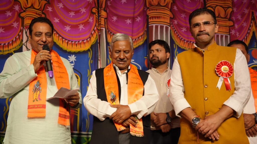 नरेंद्र सिंह नेगी के भावुक “टिहरी डूबनू” व ‘भव्य लेजर शो’ के साथ हुआ गढ़वाल की ऐतिहासिक “भव्य रामलीला” का शुभारंभ।