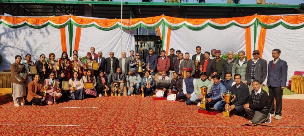 यूजेवीएन लिमिटेड द्वारा उत्कृष्ट कार्य करने वाले कार्मिकों तथा खेलों में बेहतरीन प्रदर्शन करने वाले खिलाड़ियों को किया पुरस्कृत