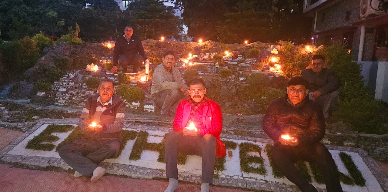 टिहरी दिवस पर पुरानी टिहरी को नमन, बल्लूपुर में आयोजित हुआ दीप प्रज्वलन कार्यक्रम !