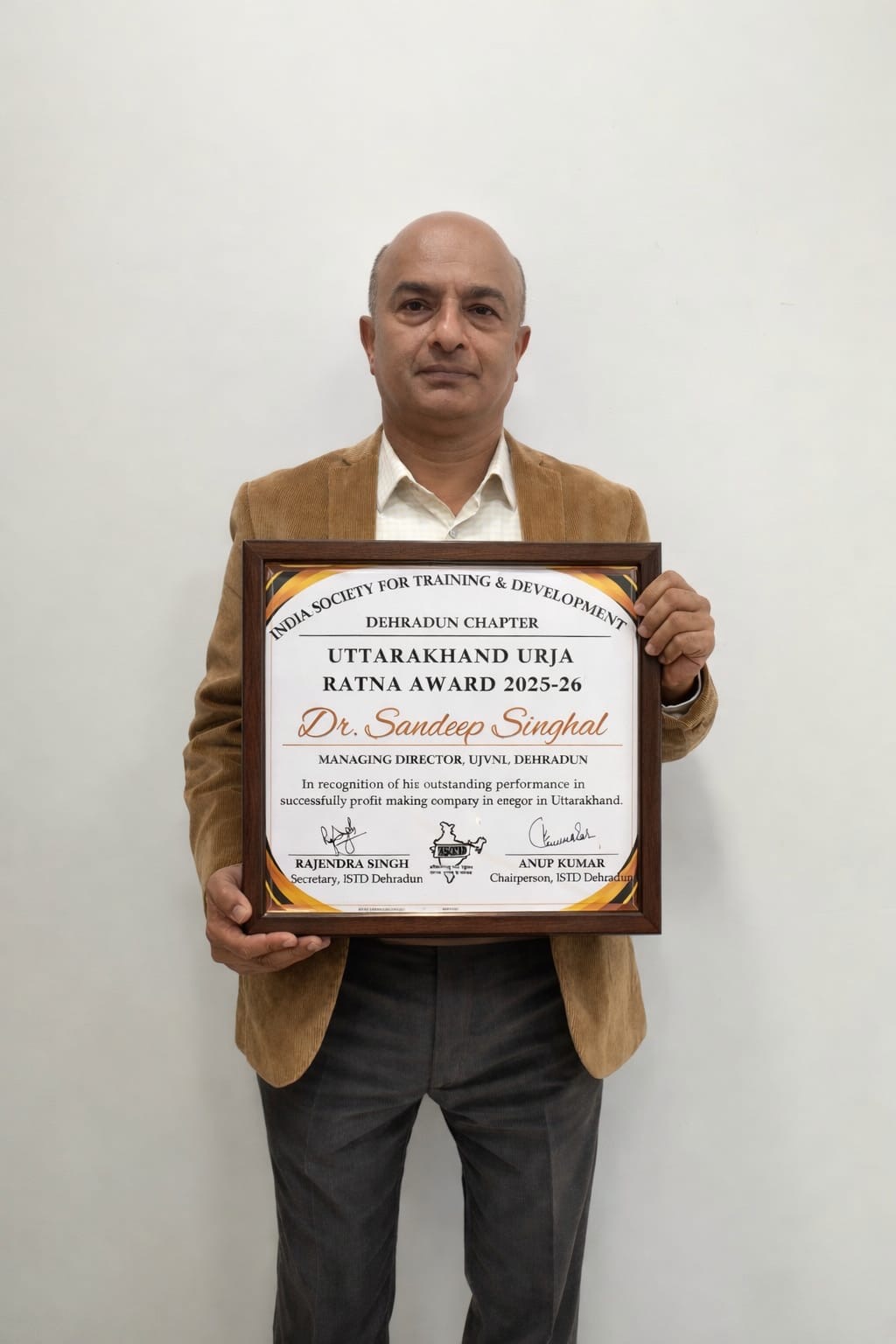 यूजेवीएन लिमिटेड के एमडी डॉ. संदीप सिंघल बने “उत्तराखंड ऊर्जा रत्न 2025-26”