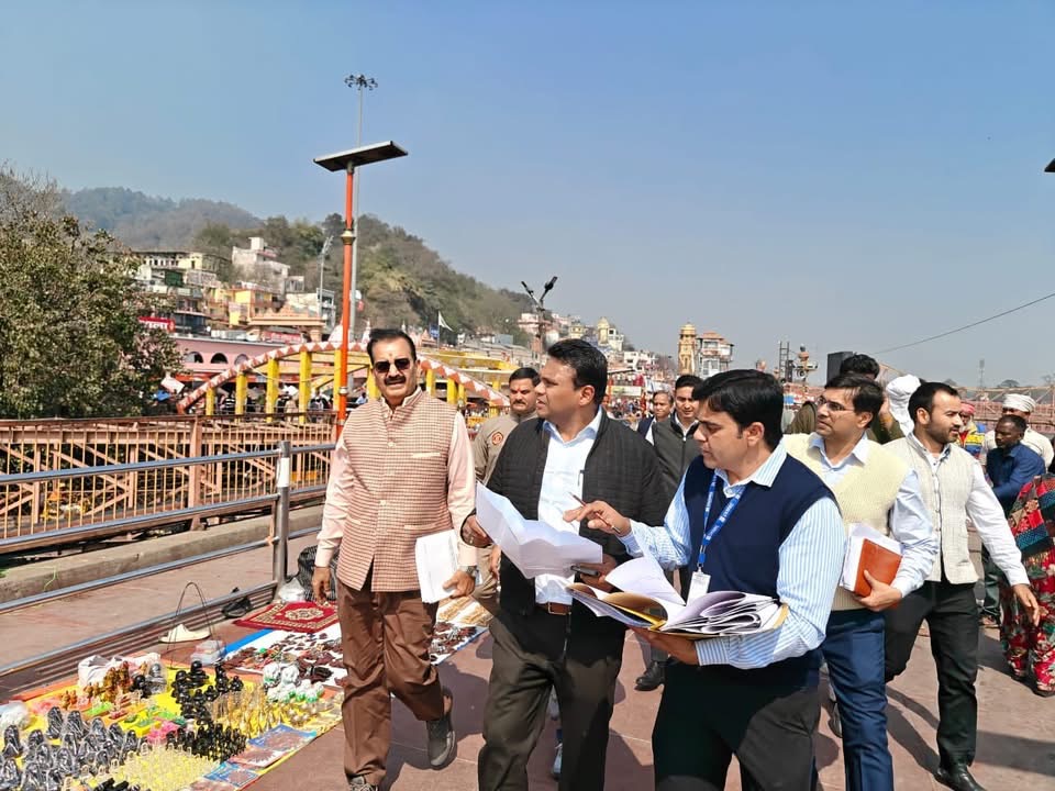 हरिद्वार में 21 किमी मेट्रो पीआरटी (पॉड टैक्सी) परियोजना का स्थलीय निरीक्षण, शीघ्र क्रियान्वयन के निर्देश