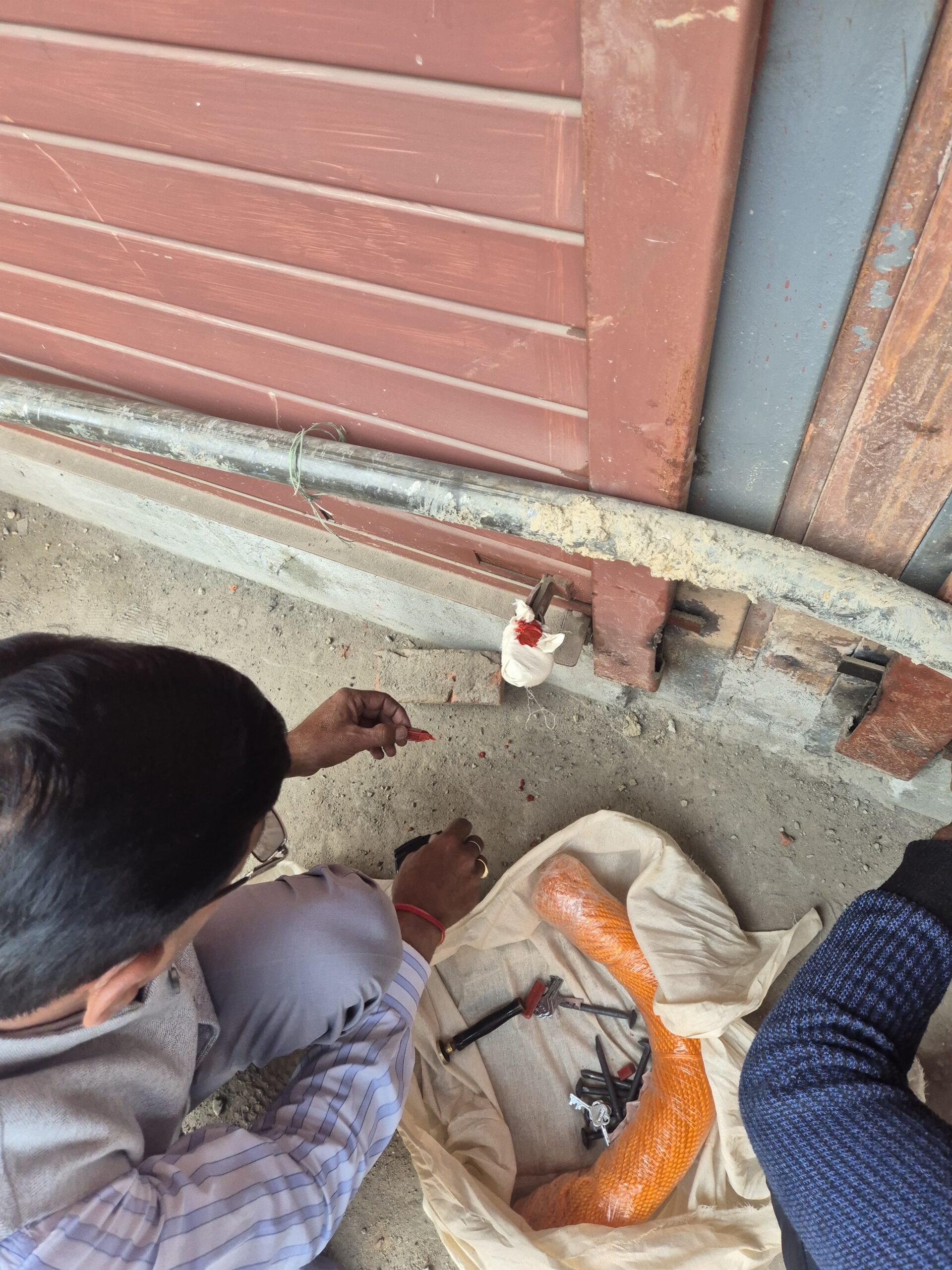 एमडीडीए का अवैध निर्माणों पर शिकंजा, देहरादून में अवैध निर्माणों के खिलाफ अभियान जारी, आजाद कॉलोनी में अवैध व्यावसायिक निर्माण सील