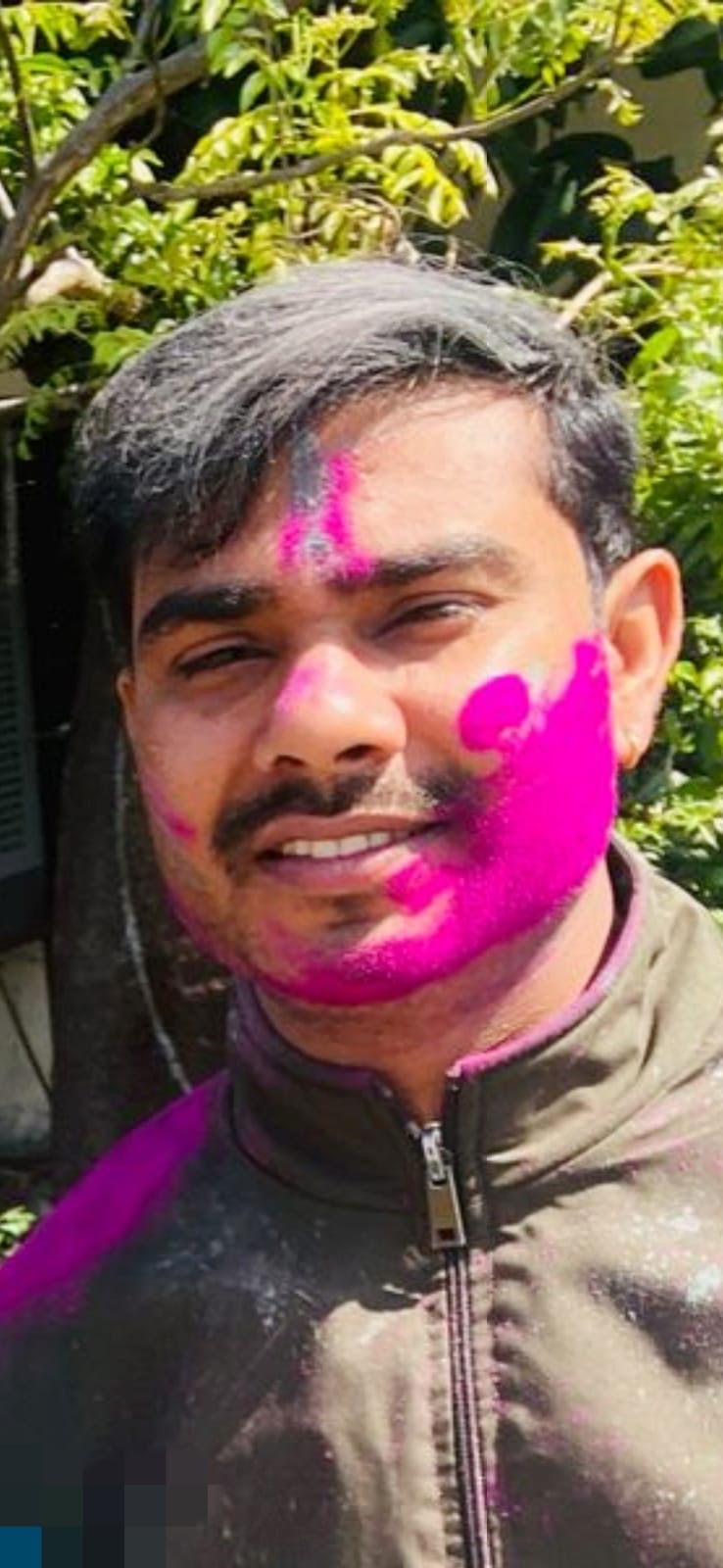 “हिमालय को रंगता है आत्मा का गुलाल”