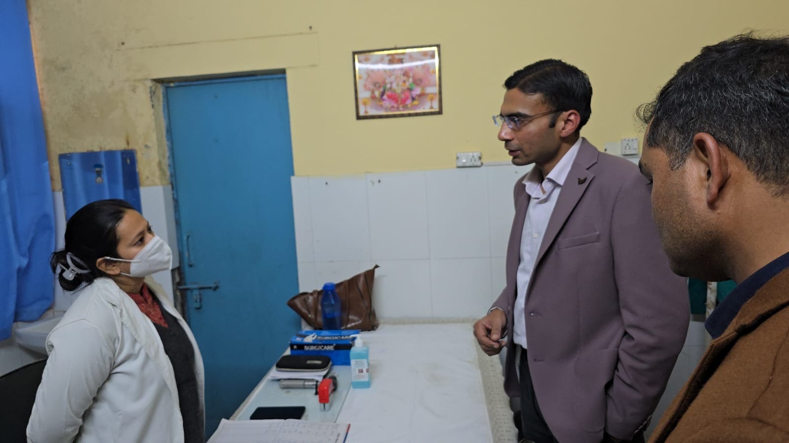 मुख्यमंत्री के मार्गदर्शन में डीएम के धरातलीय निरीक्षण से निकली चिकित्सालयों की सुविधा की राह