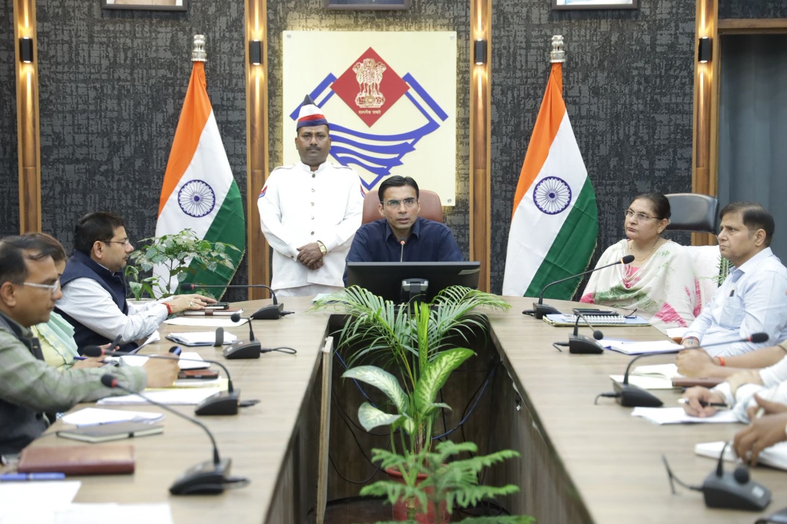 विभागों से मांगे नए सुझाव, समिति की बैठकें होंगी नियमित, जन सुरक्षा पर फोकसः जिलाधिकारी की अध्यक्षता में समिति ने प्रस्ताव किए अनुमोदित