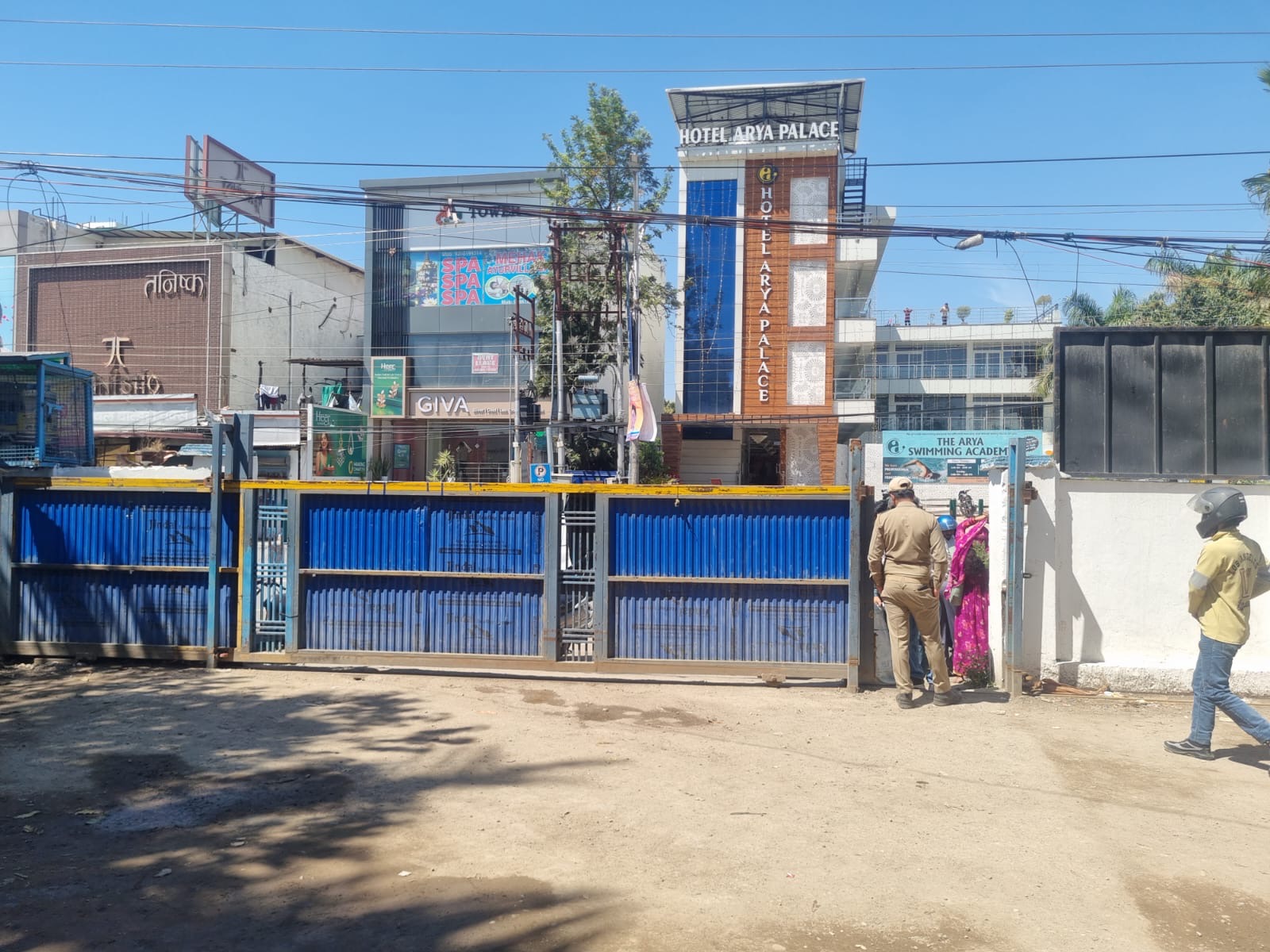 एलपीजी गैस की कालाबाजारी रोकने तथा शत्प्रतिशत् होमडिलिविरी सुनिश्चित करवाने के जिलाधिकारी सविन बसंल के निर्देशों के अनुपालन में जिले में क्षेत्रवार क्यूआरटी टीम गठित