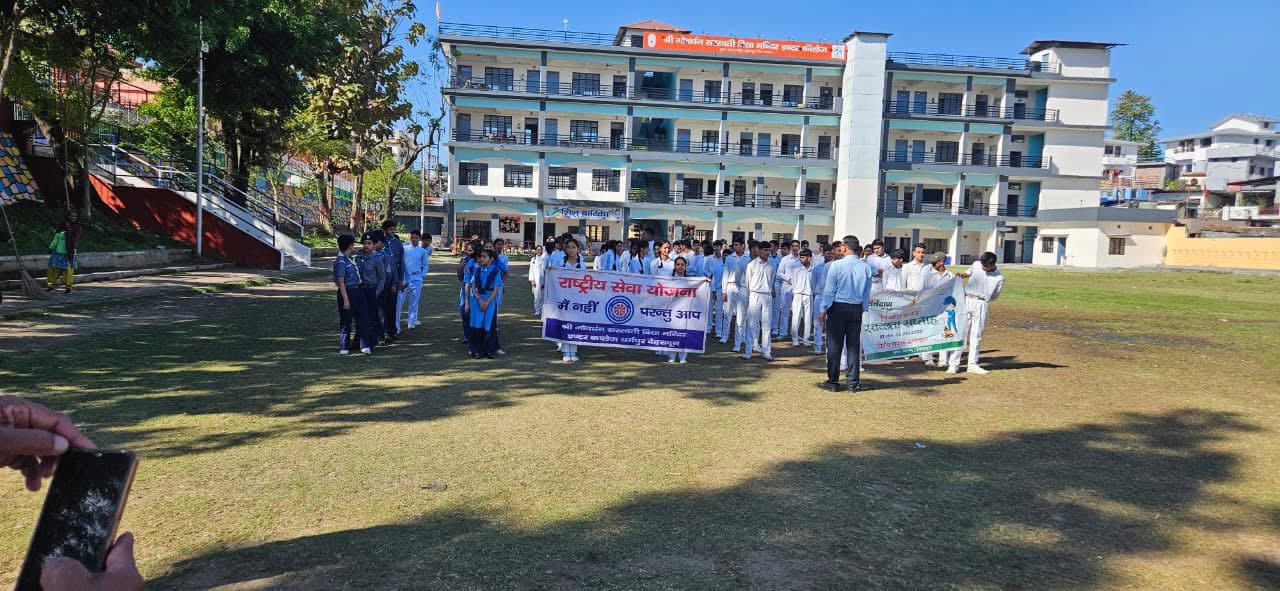 नामामी बंसल के निर्देशन में स्वच्छता सप्ताह का चौथा दिन: देहरादून के स्कूलों में जागरूकता और सफाई अभियान