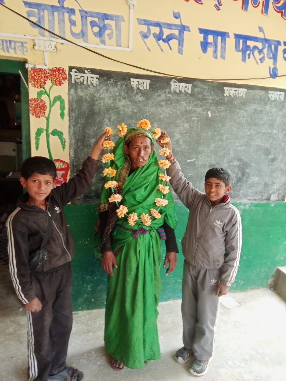 एजुकेशन हब’ के दावों के बीच सूने पहाड़: स्कूल बंद, पलायन तेज