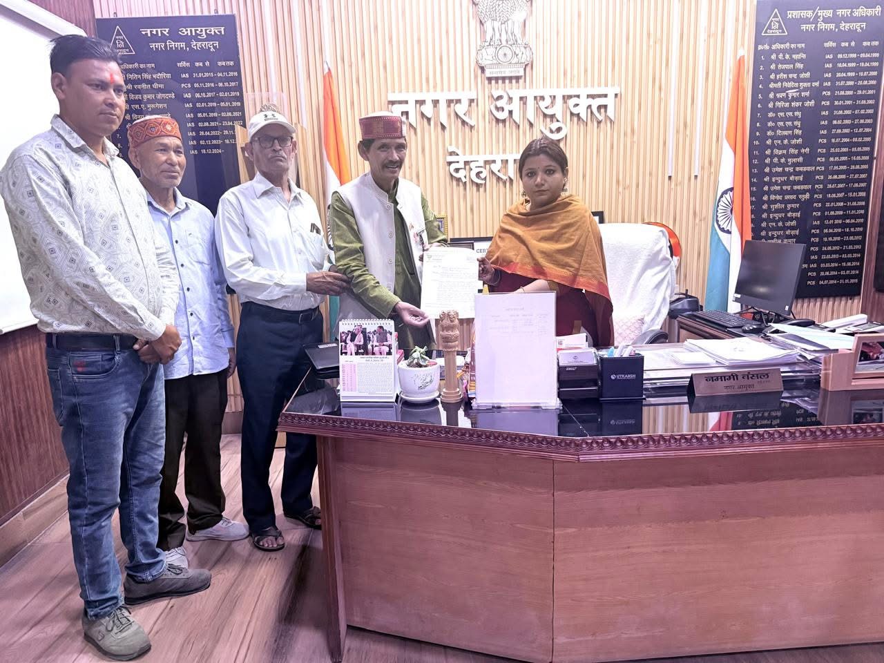 हरभजवाला क्षेत्र में निर्माणाधीन पार्क के संबंध में क्षेत्रीय प्रतिनिधिमंडल एवं स्थानीय नागरिकों द्वारा नगर आयुक्त से मुलाकात