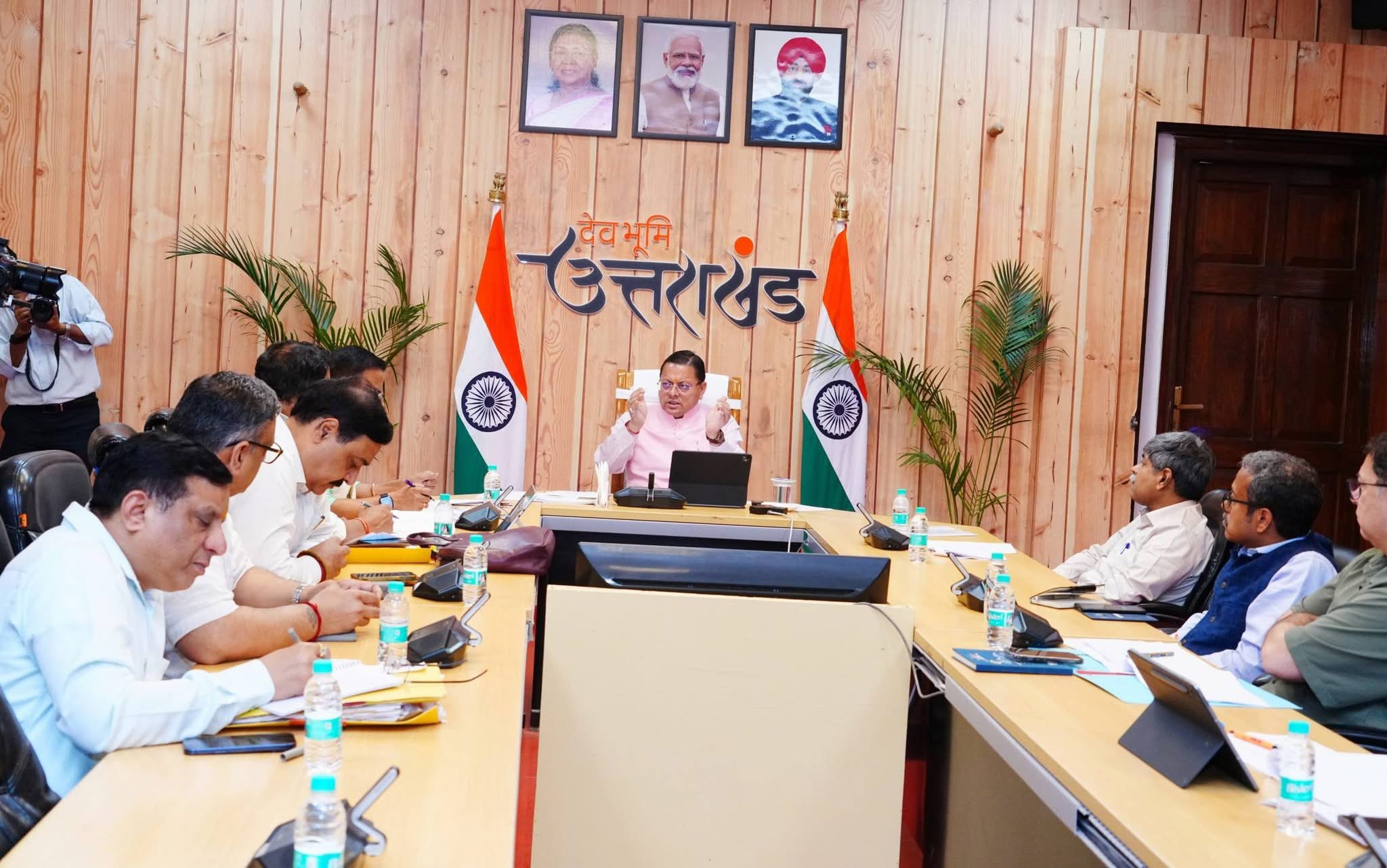 वनाग्नि नियंत्रण, पेयजल व्यवस्था, स्वास्थ्य सेवाओं एवं मानसून तैयारियों की विस्तृत समीक्षा