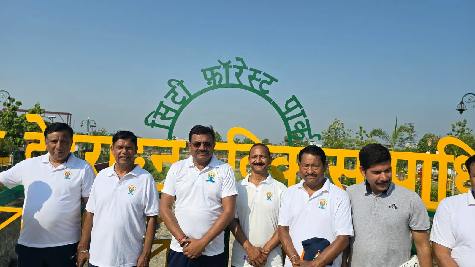 मुख्य सचिव संग हजारों लोगों ने किया योग, प्रकृति की गोद से गूंजा स्वास्थ्य का संदेश
