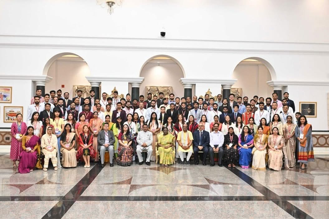 ग्राफिक एरा के डॉ. संजय धनका को राष्ट्रीय सम्मान, राष्ट्रपति के समक्ष रखा उच्च शिक्षा पर दृष्टिकोण