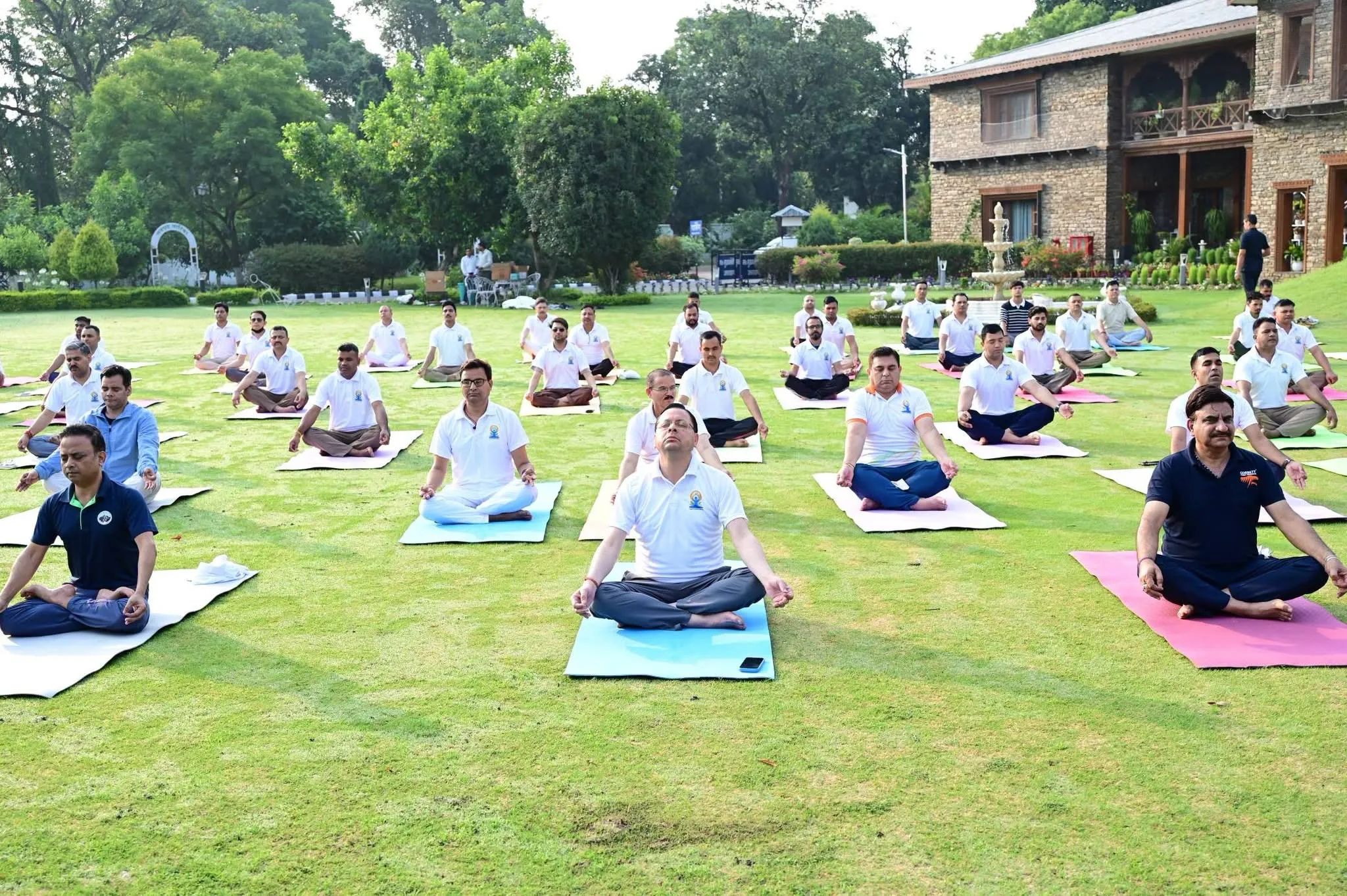 योग को बनाएं जीवन का हिस्सा: सीएम धामी