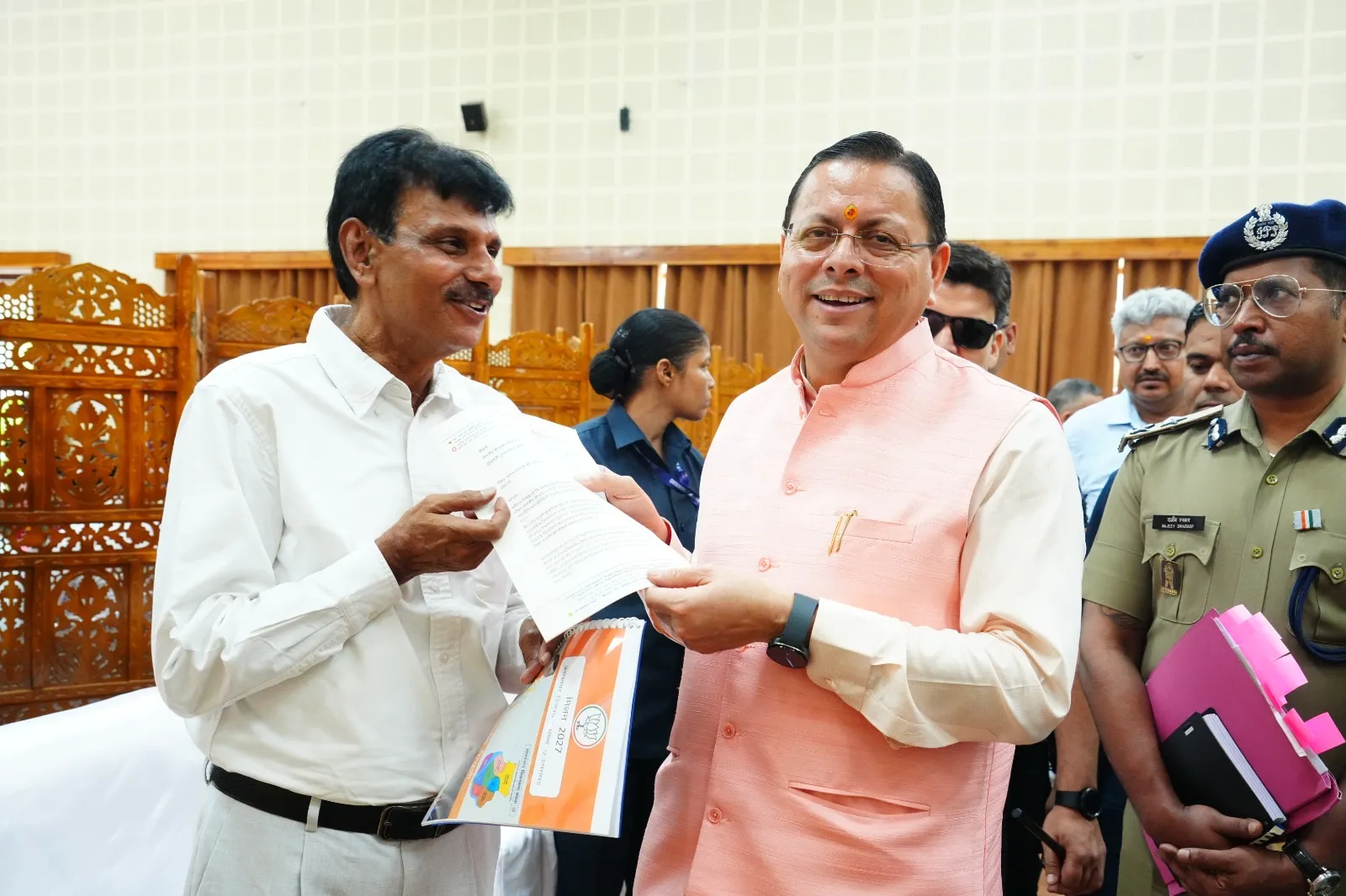 खैट पर्वत पर अंतरराष्ट्रीय यूनिवर्सिटी बनाने का प्रस्ताव, CA राजेश्वर पैन्यूली ने CM धामी से की मुलाकात
