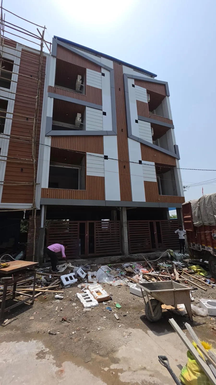 बंशीधर तिवारी का बड़ा एक्शन: 100 बीघा अवैध प्लॉटिंग ध्वस्त, कई निर्माण सील