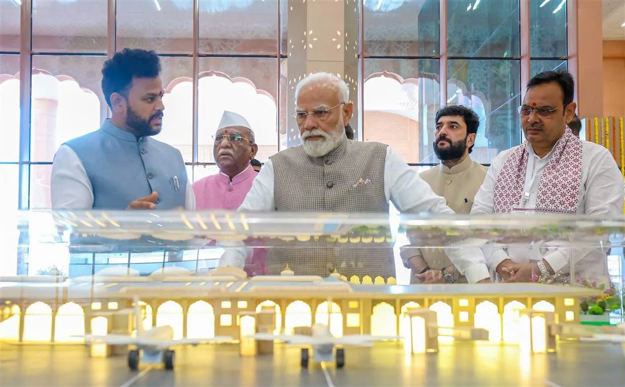 राज्यपाल ने प्रधानमंत्री मोदी का जोधपुर में किया स्वागत, नए एयरपोर्ट टर्मिनल व संशोधित ‘उड़ान’ योजना का हुआ शुभारंभ