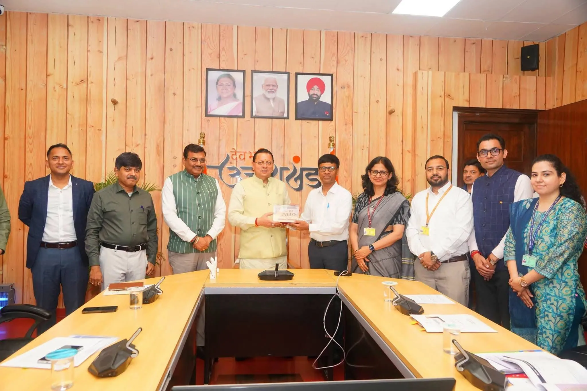 मुख्यमंत्री धामी ने नीति आयोग के समक्ष उठाया फ्लोटिंग पॉपुलेशन का मुद्दा, कहा- उत्तराखंड की जरूरतों के अनुरूप बने नीतियां