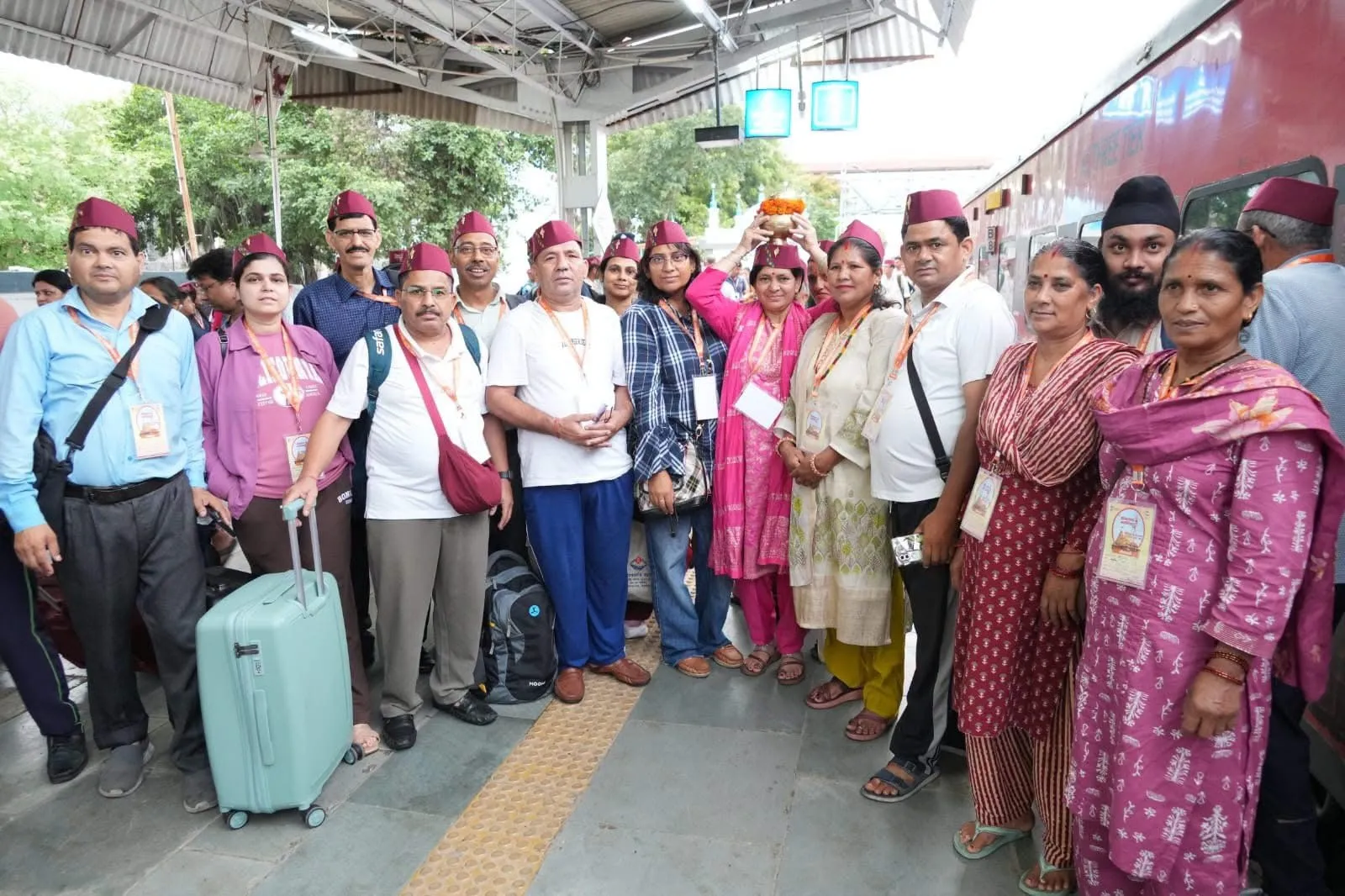 उत्तराखण्ड से निकली सोमनाथ स्वाभिमान पर्व यात्रा का गुजरात में भव्य स्वागत