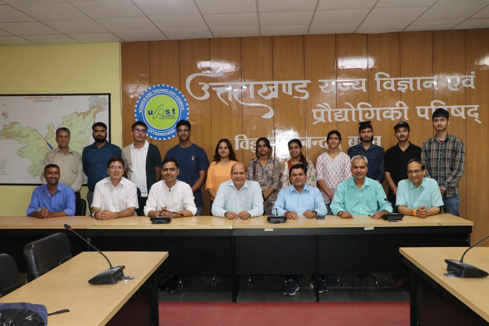 यूकॉस्ट ने युवाओं को दिया जल एवं मृदा संरक्षण का व्यावहारिक प्रशिक्षण