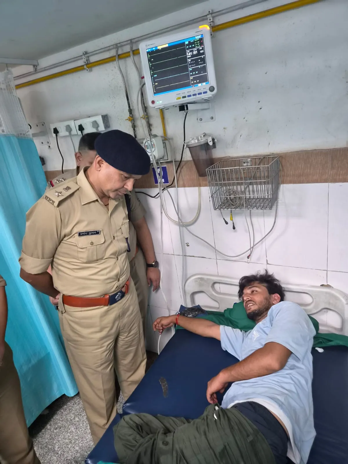 बसंत विहार में पुलिस-बदमाश मुठभेड़, चैन स्नैचिंग का आरोपी घायल