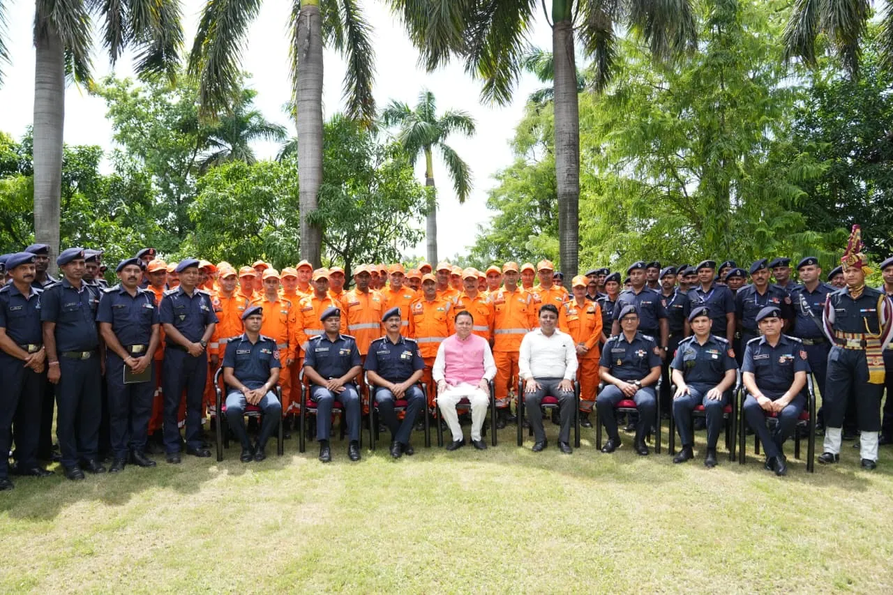 मुख्यमंत्री पुष्कर सिंह धामी ने एनडीआरएफ बटालियन गदरपुर का किया भ्रमण, जवानों से संवाद कर आपदा प्रबंधन व्यवस्थाओं की ली जानकारी