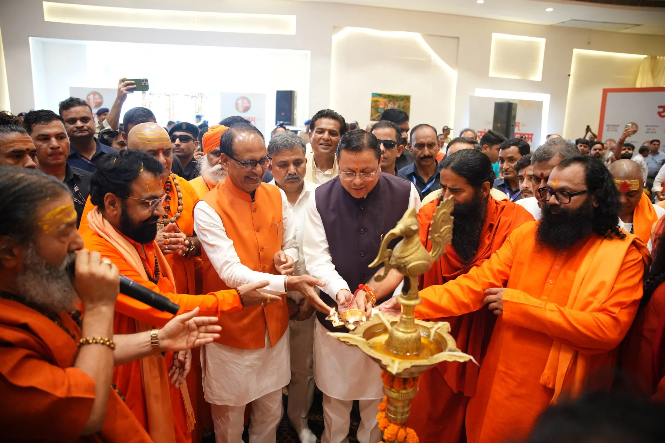 एक राष्ट्र-एक चुनाव के समर्थन में हरिद्वार में संत समागम, शिवराज सिंह चौहान ने किया जनजागरण का आह्वान