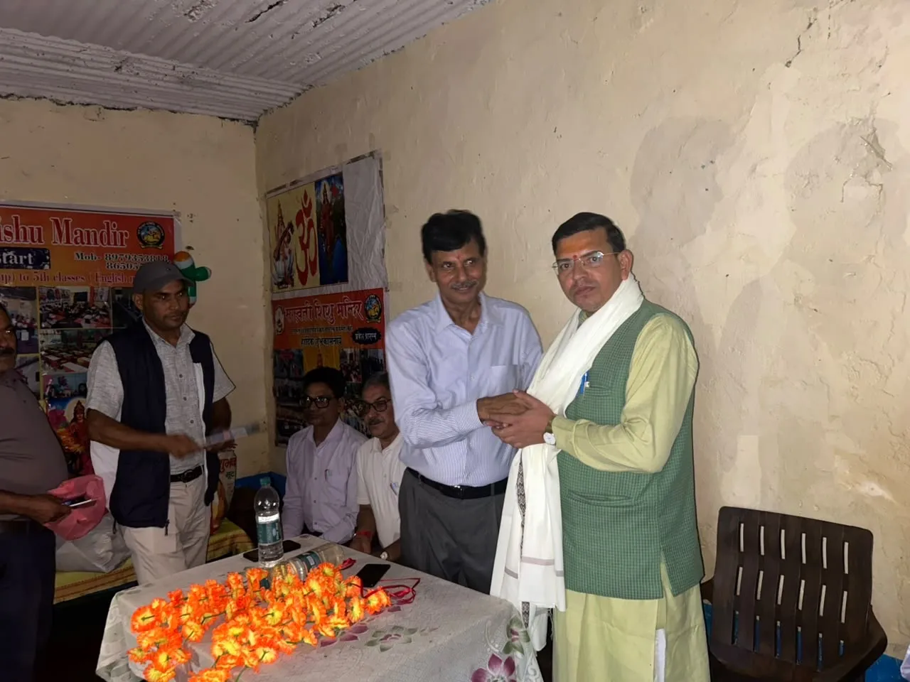 शिक्षक दिवस पर शिक्षकों का सम्मान, उत्कृष्ट सेवाओं के लिए किया सम्मानित