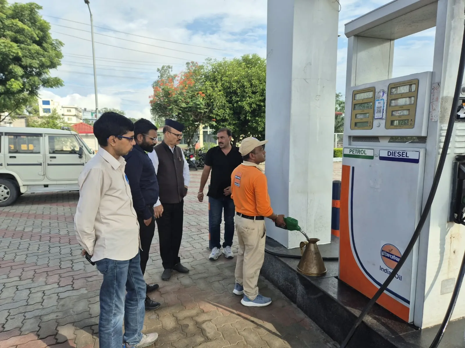 पेट्रोल पंपों का औचक निरीक्षण जारी, स्टॉक, माप एवं गुणवत्ता मानकों की हुई जांच