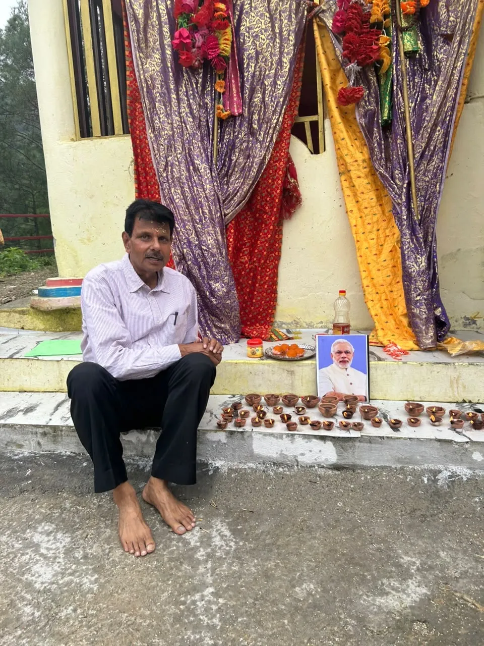 108 घी के दीपों से जगमगाया थाला गांव का मान देवता मंदिर