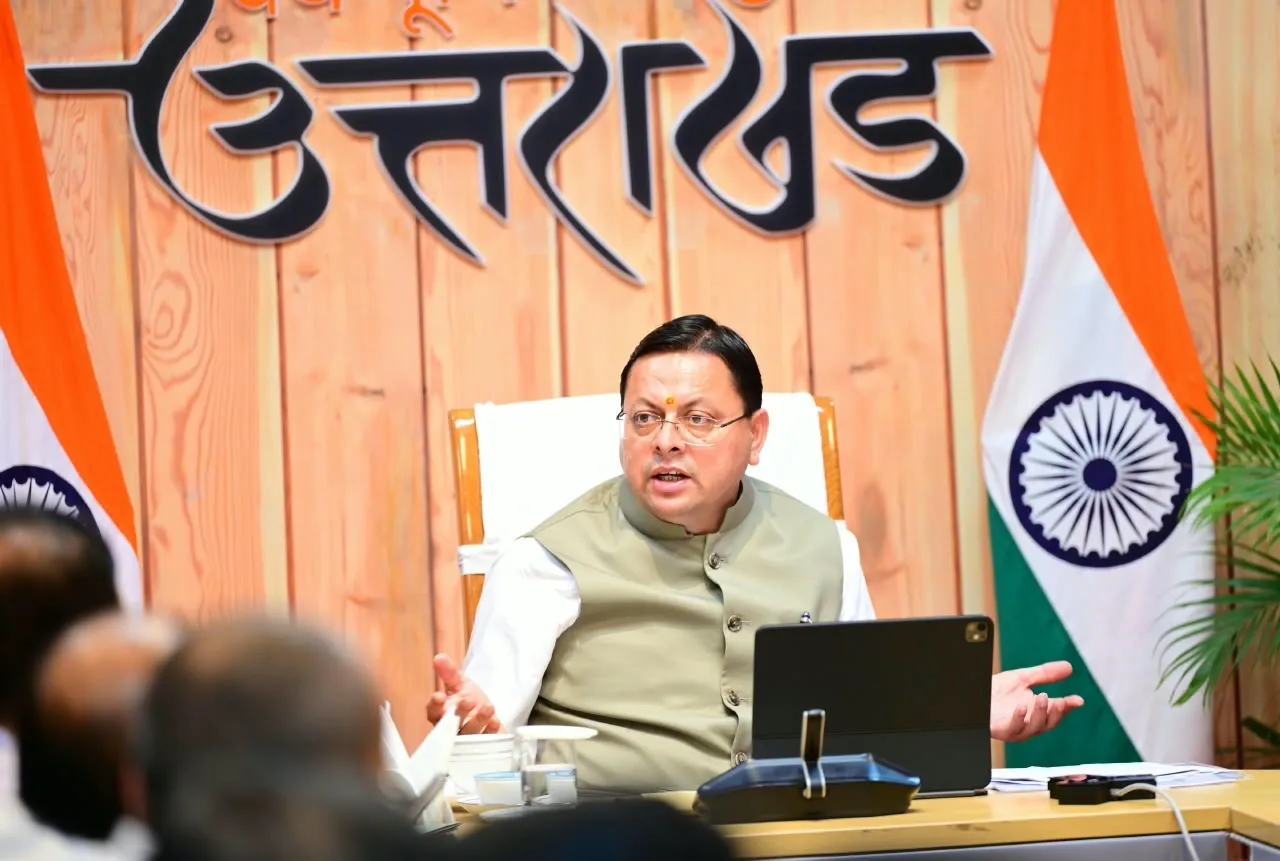 विकास प्राधिकरणों की समीक्षा में CM धामी के सख्त तेवर, 15 दिन में सड़कें दुरुस्त करने के निर्देश