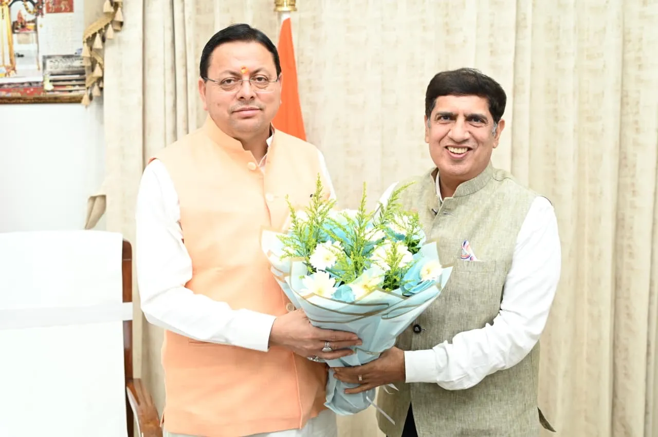 मुख्यमंत्री धामी से कैबिनेट मंत्री प्रदीप बत्रा ने की शिष्टाचार भेंट, जन्मदिवस की दी अग्रिम शुभकामनाएं