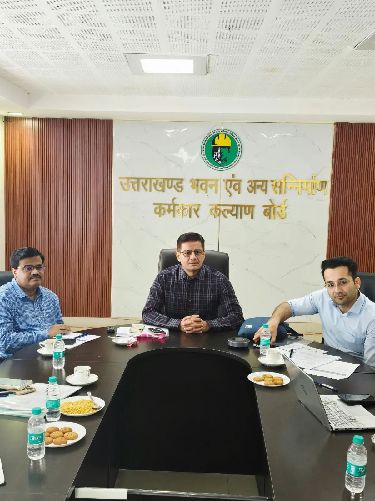 उत्तराखण्ड की श्रमिक स्वास्थ्य योजना का यूपी ने लिया जायजा, 60 हजार श्रमिकों को मिल चुकी सुविधा